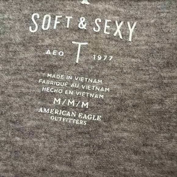 American Eagle soft and sexy size medium hug me t shirt - Picture 3 of 4